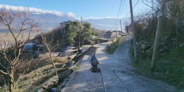 Shembja e Rrugës në Gjirokastër, banorët e tri lagjeve të izoluar prej një muaji