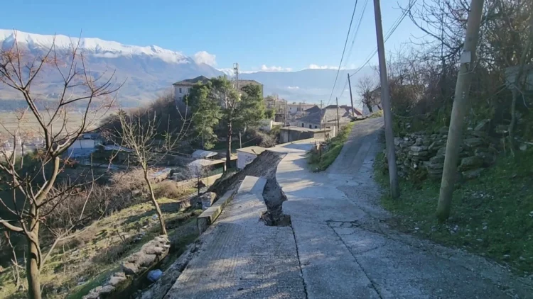 Shembja e Rrugës në Gjirokastër, banorët e tri lagjeve të izoluar prej një muaji