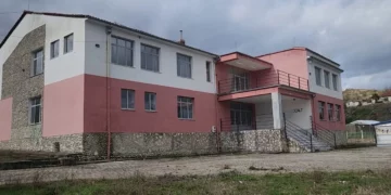Lazarat/ Fshati humbet shkollën, dështon ideja për ta kthyer në qendër të bimëve medicinale