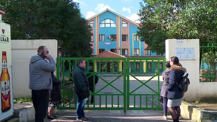 “Afterschool” në 30 shkolla të Tiranës/ Drekë falas dhe orar i zgjatur deri në orën 16:00