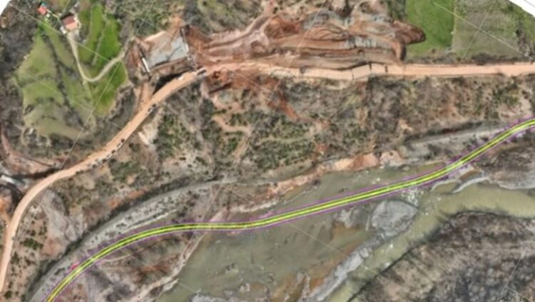 Merr fund izolimi, rikthehet qarkullimi në rrugën Librazhd-Prrenjas