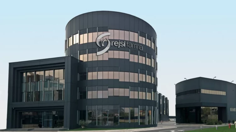 ‘Rejsi Farma’ e Merita Sheqit nën hetim për hedhjen në treg të barnave të skaduara