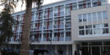 Ishte arrestuar më parë për prostitucion, këshilltari bashkiak genjen në deklarim (Emri)