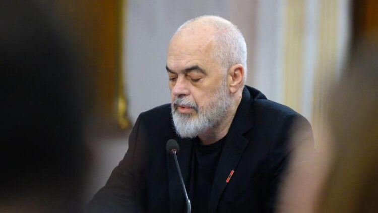 Pas librit “Kurban”, Rama boton librin ‘Në Sofrën e Hënës’, me fjalimet ne iftare