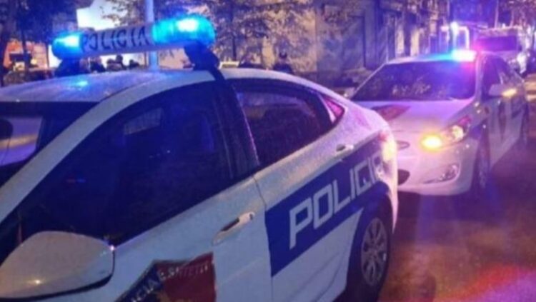 Gjendet një çantë e dyshimtë në rrugën e Barrikadave në Tiranë, pritet njësia anti-eksploziv