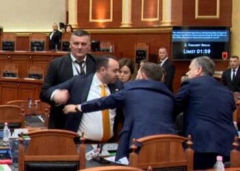 “Për ty kemi numrin 0900” Bardhi-Ballës: Je mësuar me kur*at në partinë tënde