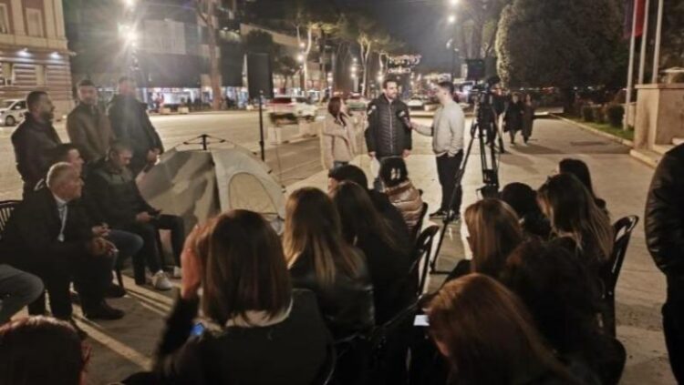 Riktheu çadrat para Kryeministrisë, nisin hetimet ndaj Adriatik Lapajt