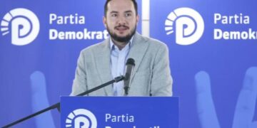 Flamur Noka përjashtoi 2 këshilltarët e PD në Durrës/ Salianji: Humbësat s’duan garë