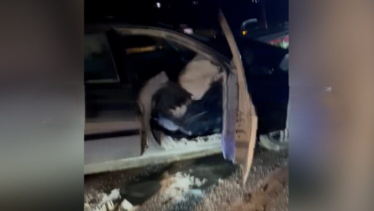 Përplasen dy makina në rrugën Vlorë-Kotë, humbin jetën dy shoferët dhe plagoset nje pasagjer