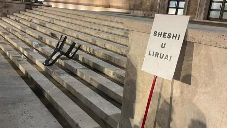 Çfarë ndodhi? Adriatik Lapajt mbyll protestën pas 108 ditëve