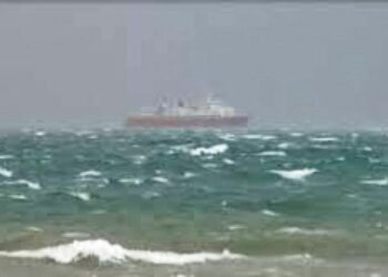 Mot i paqëndrueshëm/ Anulohet nisja e tragetit Vlorë–Brindisi, ndalohet lundrimi i mjeteve të vogla