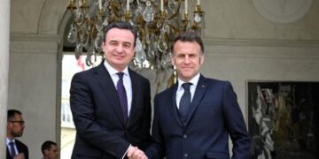 Takimi në Paris, Kurti bisedon me Macronin për sigurinë e Kosovës dhe raportet me Serbinë