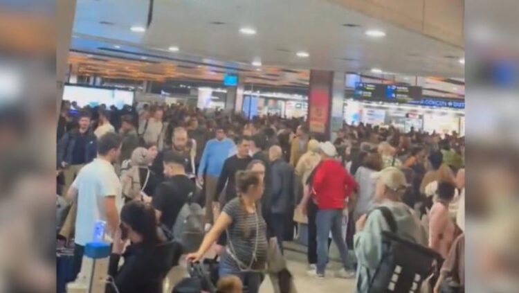 Kaos në ajër mbi Stamboll/ Moti i keq anulon mbi 200 fluturime