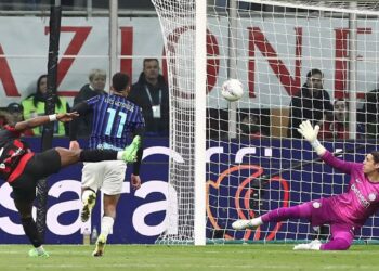 Milani fiton derbin e dytë të sezonit me Interin dhe rihap garën për titull