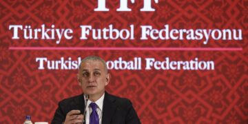 Nga një vilë në rast kualifikimi në Botëror, Presidenti i Federatës në Turqi premton dhuratë për lojtarët