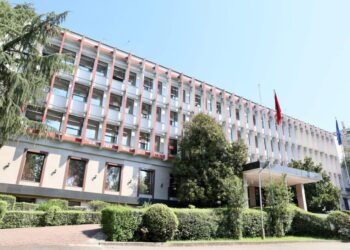 Ja sa shqiptarë jetojnë në Iran, Diplomatët: Nuk ka kërkesa për evakuim