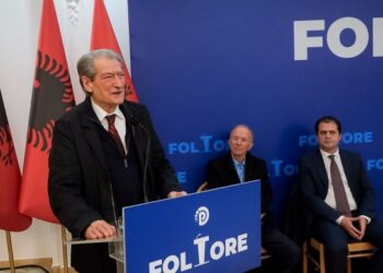 “Dhanë lejen për të gërryer Shkumbinin”/ Berisha nga Durrësi: Të gjitha rrugët u shembën