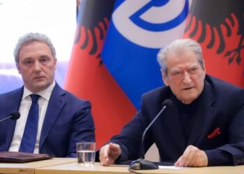 Habit Berisha, mbledh “qeverinë hije” dhe premton minimum jetik…200 euro