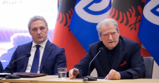 Habit Berisha, mbledh “qeverinë hije” dhe premton minimum jetik…200 euro