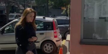 “Jam shtatzënë, kam komplikacione…”/ Ajola Xoxa kërkesë në GJKKO për heqjen e “detyrimit për paraqitje”