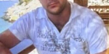 Dhunoi gazetarin gjatë aksionit për prishjen e Teatrit Kombëtar, emërohet zëvendësdrejtor i Policisë së Tiranës