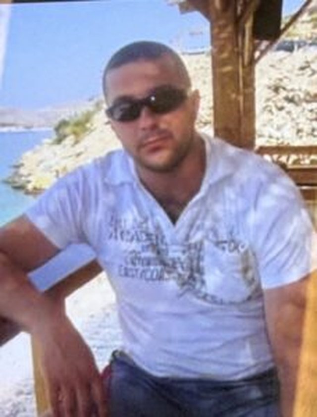 Dhunoi gazetarin gjatë aksionit për prishjen e Teatrit Kombëtar, emërohet zëvendësdrejtor i Policisë së Tiranës