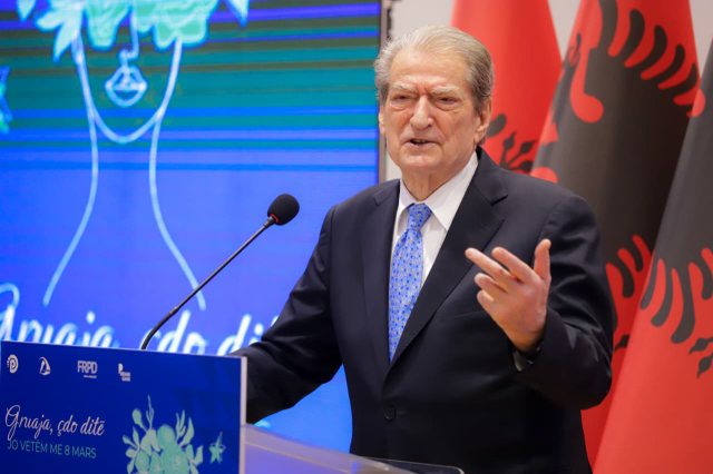 Berisha akoma në “kilometrin e fundit” kërkon “guximin dhe vendosmërinë e grave”