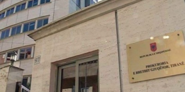 Sekuestrohet ‘Garffs Construction’ e Daniel Shimës, 2 të arrestuar dhe 3 zyrtarë të pezulluar për “letrat” e truallit