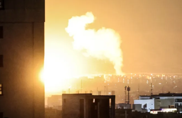 Irani sulmon me raketa mbi Tel Aviv! 5 të plagosur dhe shkatërrime të mëdha