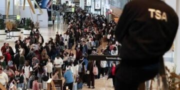 SHBA në mbyllje të pjesshme të fluturimeve: Çfarë po ndodh me aeroportet amerikane?