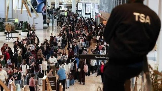 SHBA në mbyllje të pjesshme të fluturimeve: Çfarë po ndodh me aeroportet amerikane?