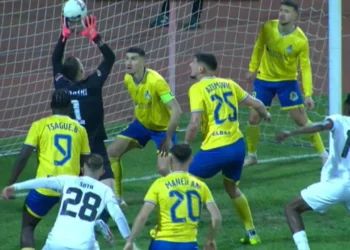 Egnatia ndal Elbasanin, barazim pa gola dhe me dy kartona të kuq