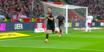 Arbër Hoxhaj shënon gol, fillon festa e shqiptarëve në Varshavë
