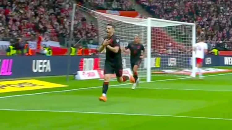 Arbër Hoxha shënon gol, fillon festa e shqiptarëve në Varshavë