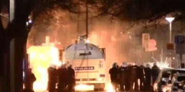 Tubimi i mbrëmshëm i Berishës, arrestohen 4 prej protestuesve