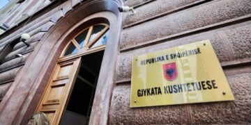 Rama mbylli TikTok/ Kushtetuesja: Ndalimi i platformës cenoi lirinë e fjalës