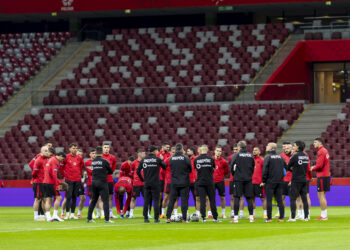 Poloni-Shqipëri, zbulohet formacioni zyrtar i Kombëtares, Uzuni dhe Hoxha mbështesin Bajramin në krye të sulmit