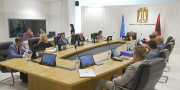 Anëtarit të KLP i publikohen mesazhe erotike me denoncuesen/ Institucioni: Po e verifikojmë