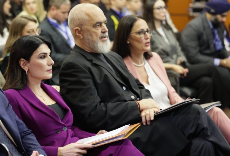 Qindra milionë euro abuzime! AKSHI, Posta dhe QSUT janë institucionet me tenderat më problematikë