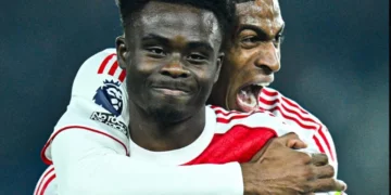 Nottingham-i ngadalëson City-n në ndjekjen e Arsenalit, që fiton sërish