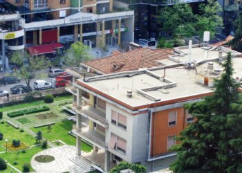 Rama vizitë në ish-rezidencën e Enverit: Artistët i gjeta të traumatizuar! Turp për gjykatësit …