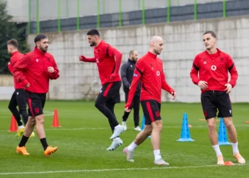 Kombëtarja mbyll përgatitjet/ Sylvinho provon penalltitë para sfidës në Varshavë