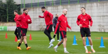 Kombëtarja mbyll përgatitjet/ Sylvinho provon penalltitë para sfidës në Varshavë