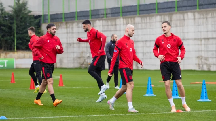 Kombëtarja mbyll përgatitjet/ Sylvinho provon penalltitë para sfidës në Varshavë