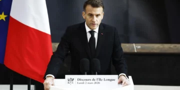 Telefonatë urgjente mes Emmanuel Macron dhe presidentit të Iran për tensionet në rajon