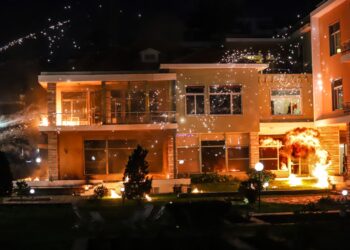 Vilën e Enverit e menaxhon fondacioni francez, Ambasada dënon dhunën e protestës