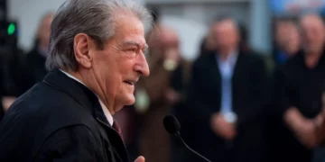 “Të mblidhemi para Parlamentit”, Berisha shpall vendin e protestës së radhës