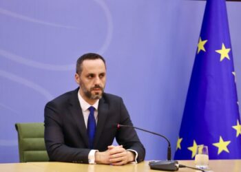 Lamallari merr detyrën e Ministrit të Brendshëm: Rikthehem në shtëpi!