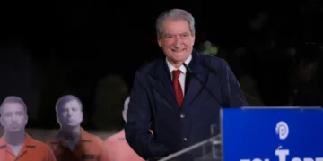 Detaje nga protesta e 12 marsit, Berisha njofton orën e grumbullimit