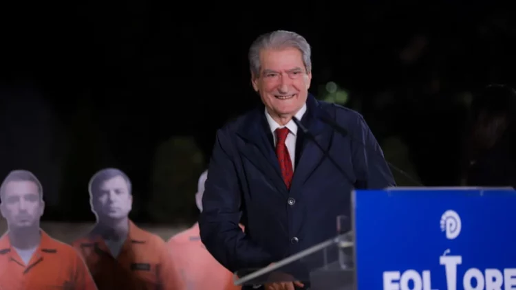 Detaje nga protesta e 12 marsit, Berisha njofton orën e grumbullimit